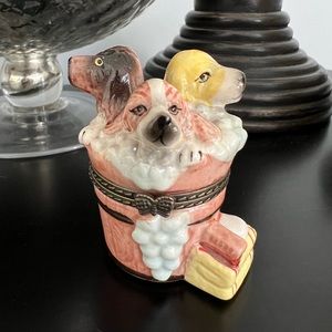 Porcelain trinket box